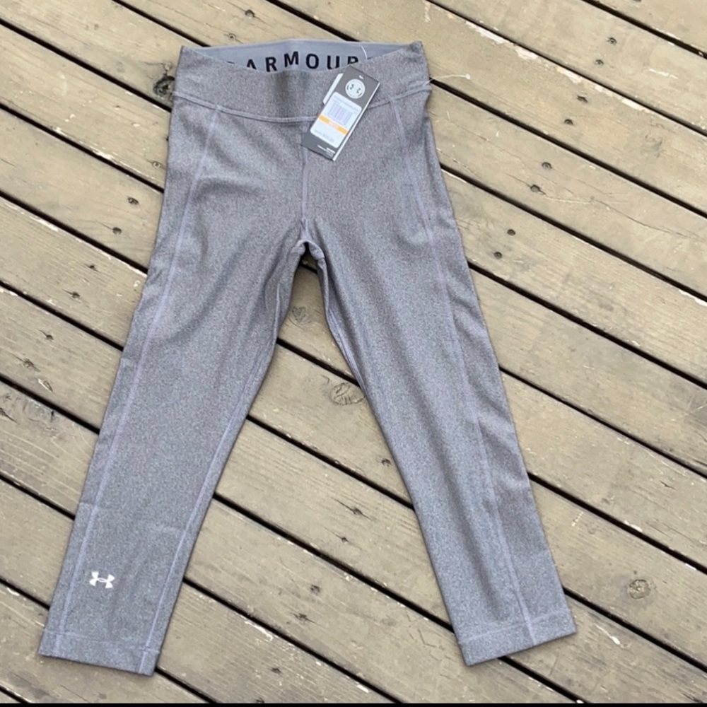 NWT- UR Heat-gear Capris.